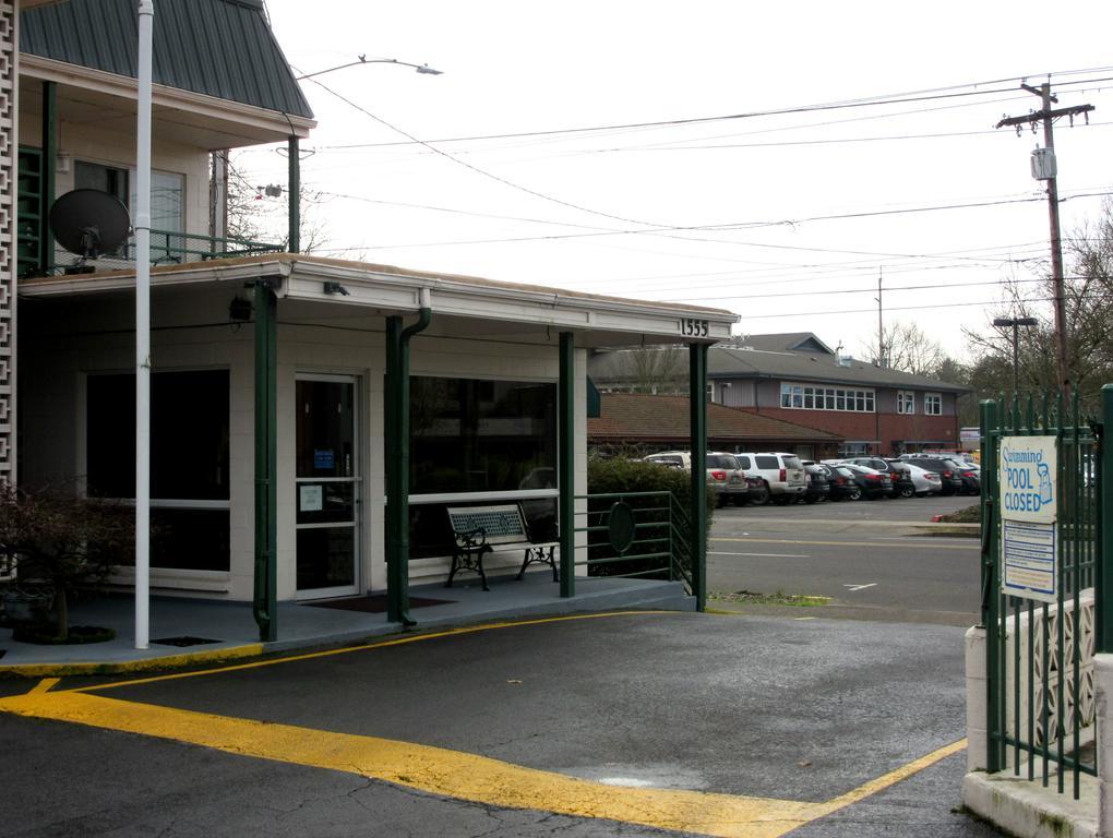 Knights Inn Salem Bagian luar foto