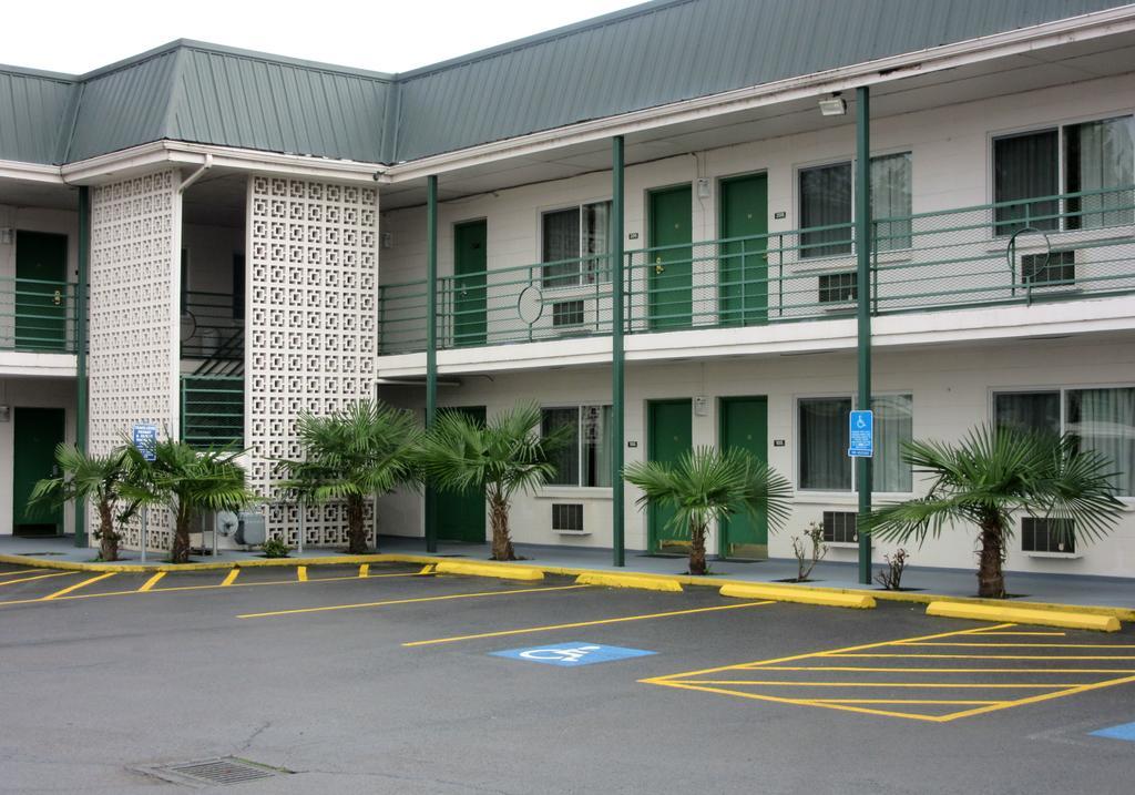 Knights Inn Salem Bagian luar foto