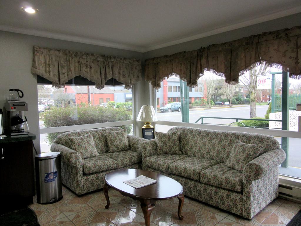 Knights Inn Salem Bagian luar foto