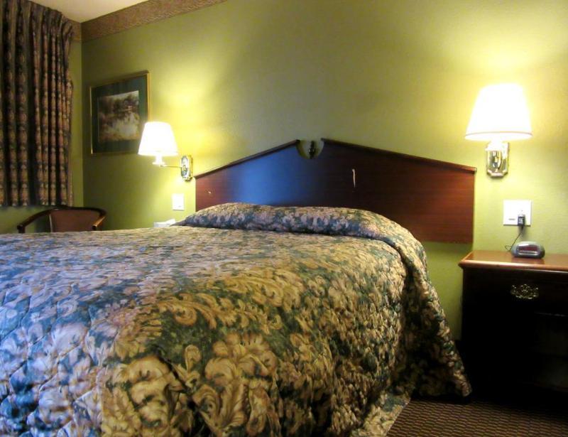 Knights Inn Salem Bagian luar foto