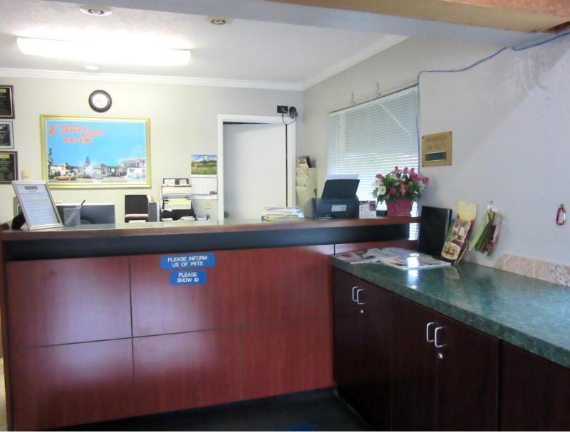 Knights Inn Salem Bagian luar foto