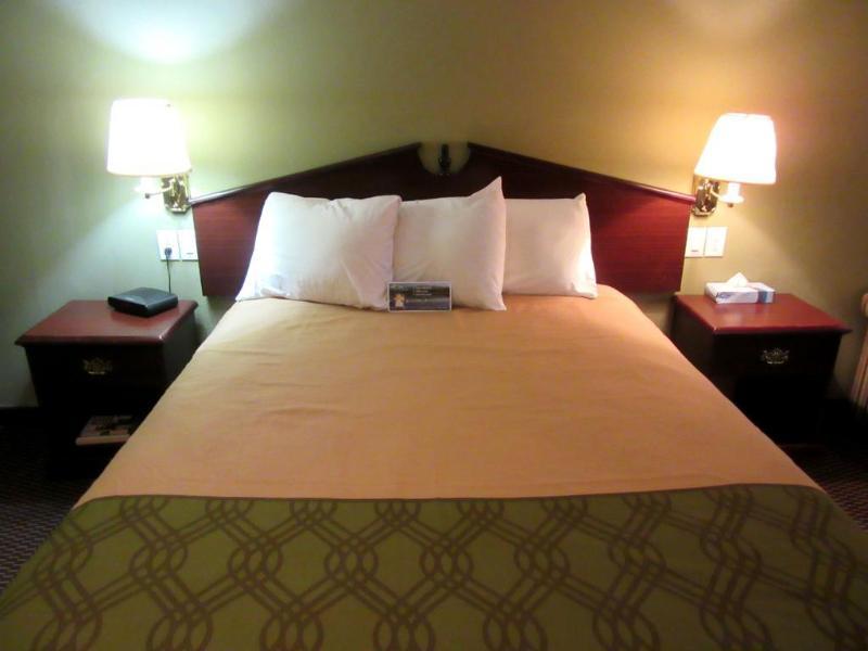 Knights Inn Salem Bagian luar foto