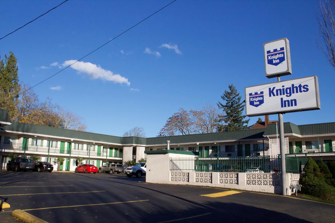 Knights Inn Salem Bagian luar foto