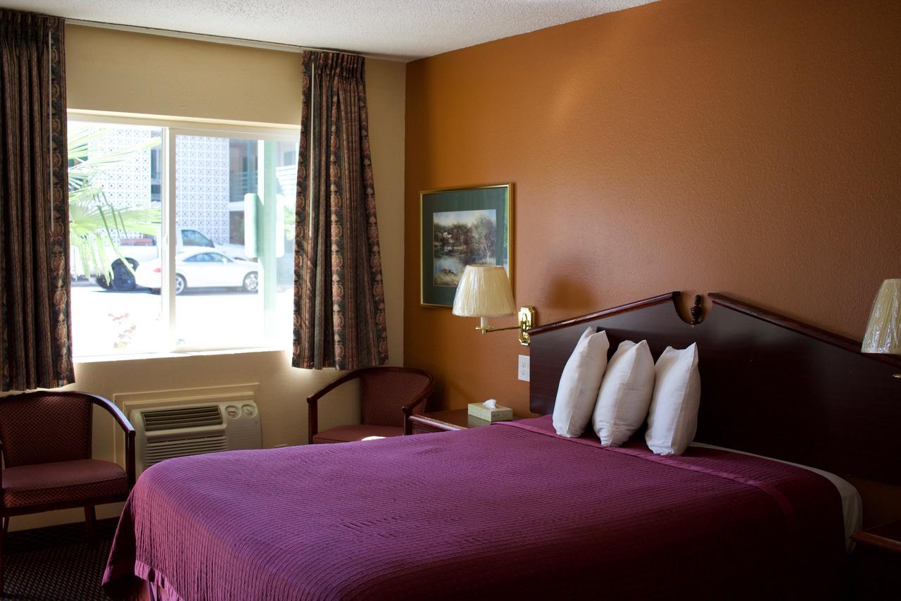 Knights Inn Salem Bagian luar foto